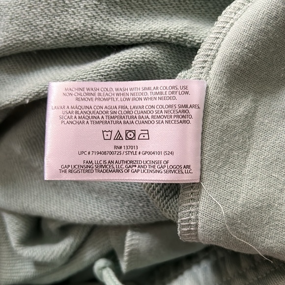 GAP Granite Green FT 7” Shorts - Picture 7 of 8